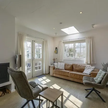 Luxury With Patio Sint Maartensvlotbrug