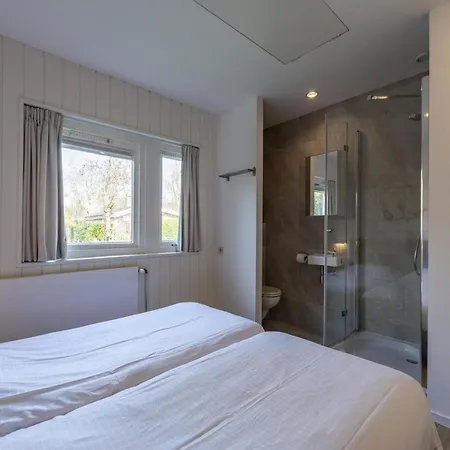 Luxury With Patio Sint Maartensvlotbrug