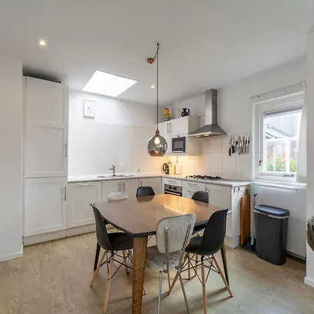 Luxury With Patio בית נופש Sint Maartensvlotbrug