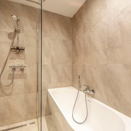 בית נופש Luxury With Patio *
