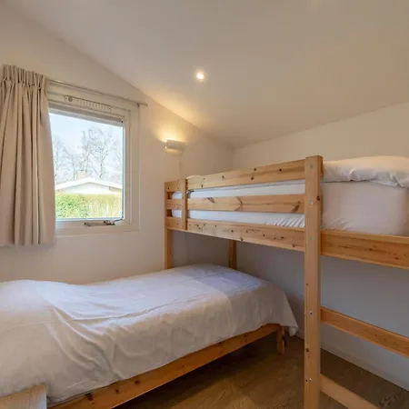 Luxury With Patio בית נופש Sint Maartensvlotbrug